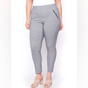 VGUC US 16 Michel Studio Alexa Blue and White Floral Cropped Pants